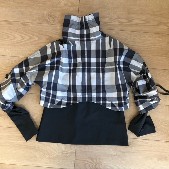 Like New Lululemon jacket - Picture 2 of 12